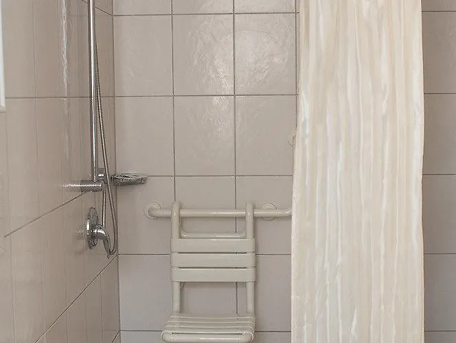 Hotel-restaurant 1735 מלון שפייר