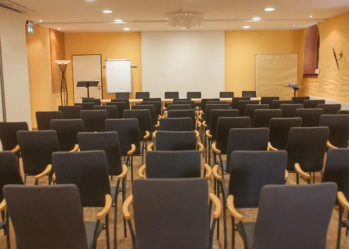 Hotel-restaurant 1735 מלון 3*